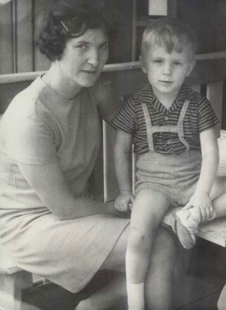 Нестор Шуфрич со своей мамой Марией Петровной