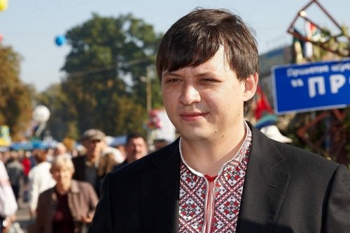 Е. Мураев на одном из фольклорных фестивалей Змиева