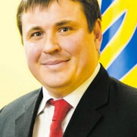 Глава ГК «Укроборонпром» Гусев за два месяца заработал 400 тыс.